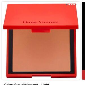HUNG VANNGO BEAUTY
Soft Focus Blurring Matte Powder Bronzer